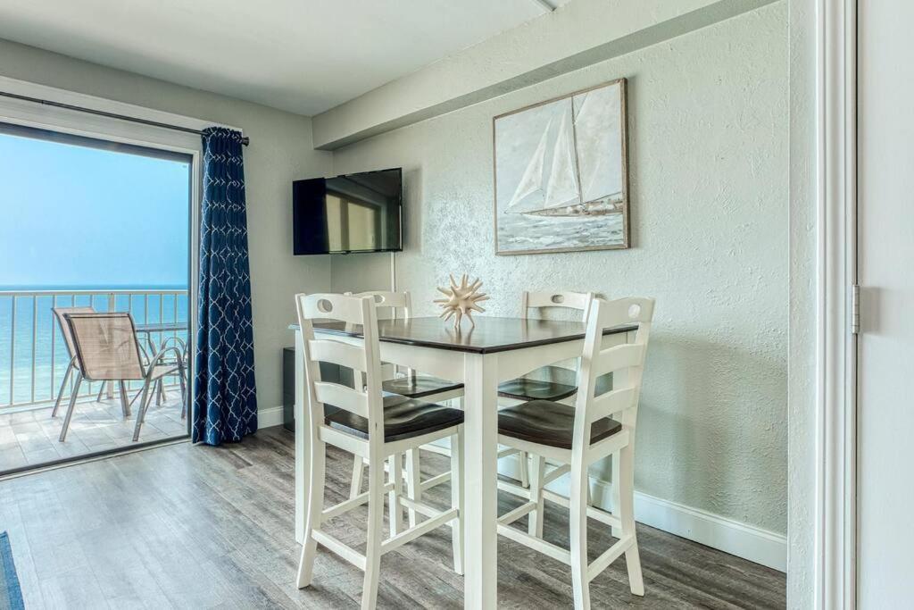 Apartment -beachfront Premium-summit 1124